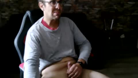 Snapshot of franck143544 chatting on June 3, 2:08 pm franck143544 online show from June 3, 2:08 pm