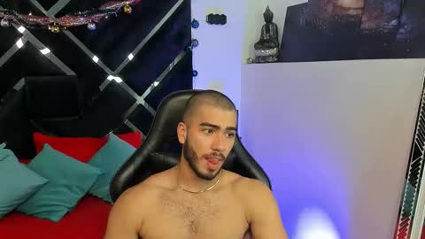 Snapshot of francobanderas1 chatting on December 16, 2:22 pm FRANCO online show from December 16, 2:22 pm