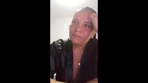 Snapshot of francy_froz chatting on May 11, 7:11 pm francy froz online show from May 11, 7:11 pm