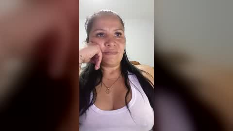 Snapshot of francy_froz chatting on June 21, 3:09 am francy froz online show from June 21, 3:09 am