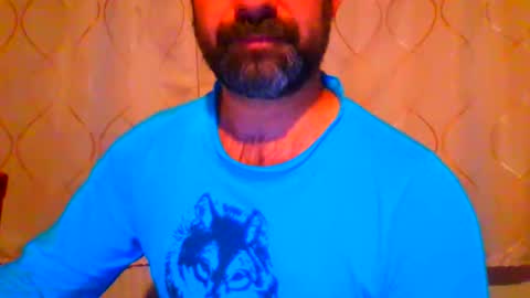 Snapshot of frank84848 chatting on May 27, 8:39 pm Frank online show from May 27, 8:39 pm