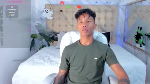 frank98_ online show from October 21, 9:59 pm