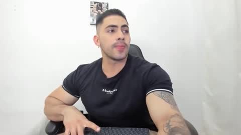 Snapshot of frank_foxx1 chatting on February 9, 3:21 am frank_foxx1 online show from February 9, 3:21 am