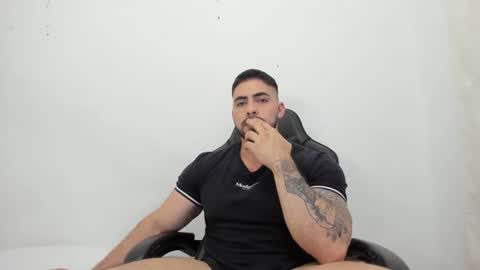 Snapshot of frank_foxx1 chatting on March 16, 3:12 am frank_foxx1 online show from March 16, 3:12 am