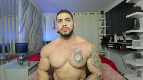 Snapshot of frank_foxx1 chatting on May 8, 5:57 am frank_foxx1 online show from May 8, 5:57 am