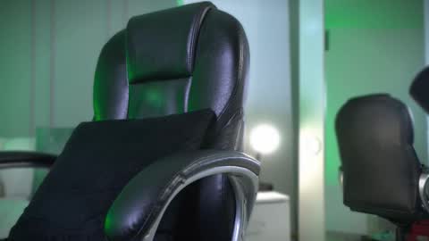 Frank Farrell. Hey remember to give me a thumbs up Ty online show from November 10, 2:54 am