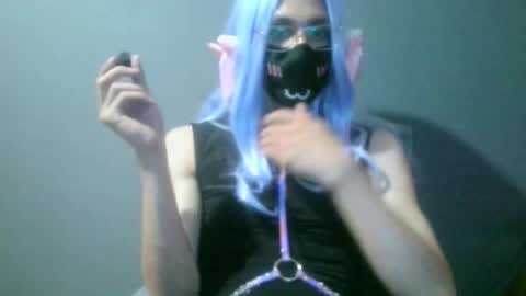 Snapshot of frankie_boygirl chatting on January 10, 2:35 am Frankie online show from January 10, 2:35 am