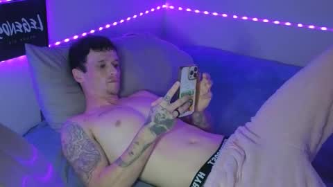 Snapshot of frankoafterdark chatting on September 11, 2:22 am Franco online show from September 11, 2:22 am