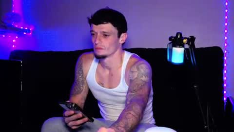 Snapshot of frankoafterdark chatting on November 1, 4:03 am Franco online show from November 1, 4:03 am