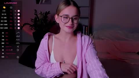 Snapshot of frannpalmer chatting on November 5, 4:51 pm Frann online show from November 5, 4:51 pm