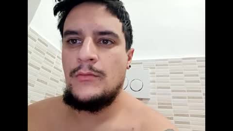 Snapshot of fraromeo2 chatting on December 19, 4:24 pm fraromeo2 online show from December 19, 4:24 pm