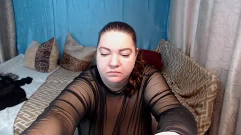 Snapshot of frau_becky chatting on December 5, 7:27 am frau_becky online show from December 5, 7:27 am