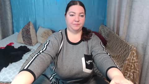 Snapshot of frau_becky chatting on February 20, 2:13 pm frau_becky online show from February 20, 2:13 pm