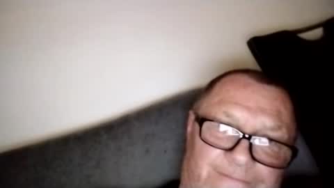 Wolfi online show from March 6, 12:30 pm