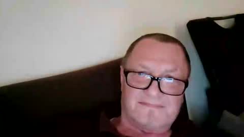 Wolfi online show from March 25, 6:30 am