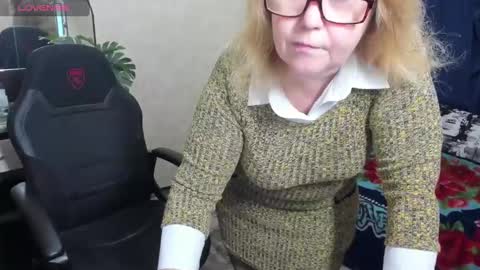 Snapshot of fraumartha chatting on December 12, 12:12 pm FrauMartha online show from December 12, 12:12 pm