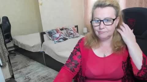 Snapshot of fraumartha chatting on May 7, 12:43 pm FrauMartha online show from May 7, 12:43 pm