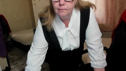 Snapshot of fraumartha chatting on June 4, 12:11 pm FrauMartha online show from June 4, 12:11 pm