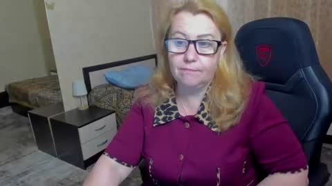 Snapshot of fraumartha chatting on June 18, 5:19 am FrauMartha online show from June 18, 5:19 am