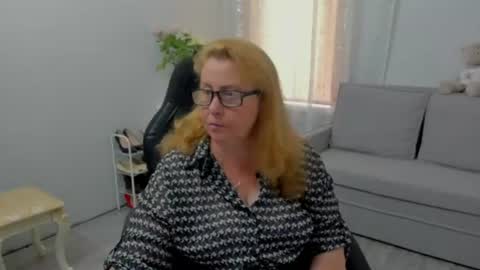 FrauMartha online show from July 11, 1:25 pm