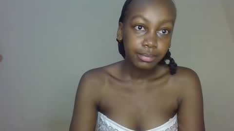 Snapshot of freaky_beauty chatting on May 27, 10:12 am freaky_beauty online show from May 27, 10:12 am