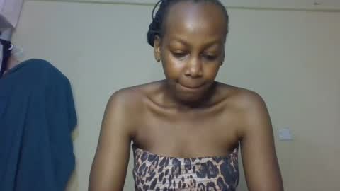 freaky_beauty online show from June 18, 4:35 am