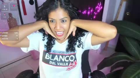 Snapshot of freaky_lia chatting on June 8, 1:28 am Lia Gomez online show from June 8, 1:28 am