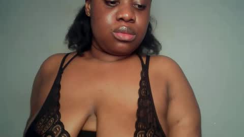 freaky slut5 online show from April 25, 1:52 pm