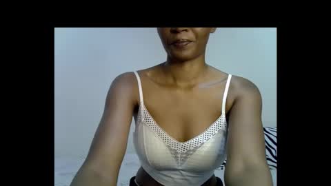 Snapshot of freakymia99 chatting on November 28, 7:49 pm mia online show from November 28, 7:49 pm