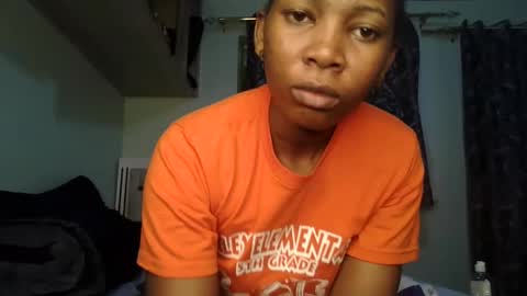 Snapshot of freakypetitebooty chatting on December 7, 7:16 am freaky online show from December 7, 7:16 am