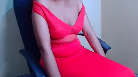 Snapshot of freakytinyslut chatting on June 24, 11:42 am Lavinia online show from June 24, 11:42 am