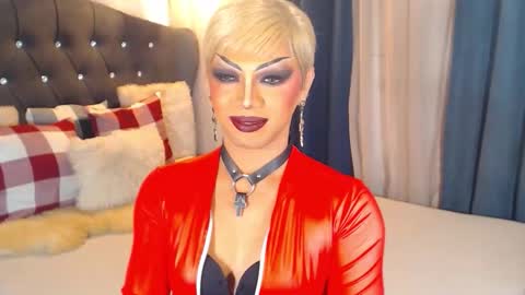 FREAKY ZIZI online show from January 14, 8:03 pm