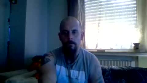 frecherkerl88007 online show from April 4, 8:12 am