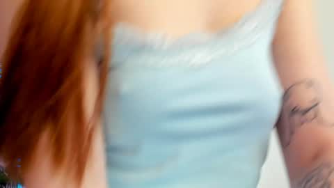 Snapshot of freckle_diyana chatting on January 18, 12:46 am Diyana online show from January 18, 12:46 am