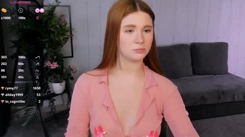 Snapshot of freckle_diyana chatting on January 19, 3:50 am Diyana online show from January 19, 3:50 am