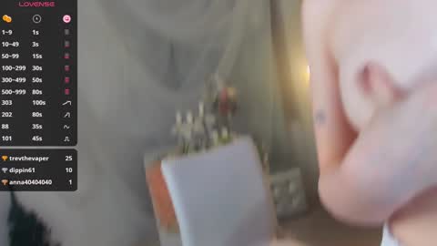 Snapshot of freckle_diyana chatting on February 3, 9:52 am Diyana online show from February 3, 9:52 am