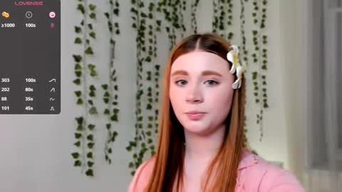 Snapshot of freckle_diyana chatting on February 13, 3:56 pm Diyana online show from February 13, 3:56 pm