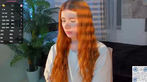 Snapshot of freckle_diyana chatting on February 24, 1:46 am Diyana online show from February 24, 1:46 am