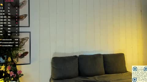 Snapshot of freckle_diyana chatting on March 10, 1:23 am Diyana online show from March 10, 1:23 am