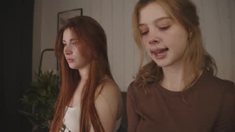 Snapshot of freckle_diyana chatting on September 13, 4:07 pm Diyana online show from September 13, 4:07 pm