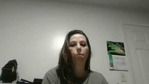 Snapshot of freckles232399 chatting on April 3, 11:03 pm freckles232399 online show from April 3, 11:03 pm