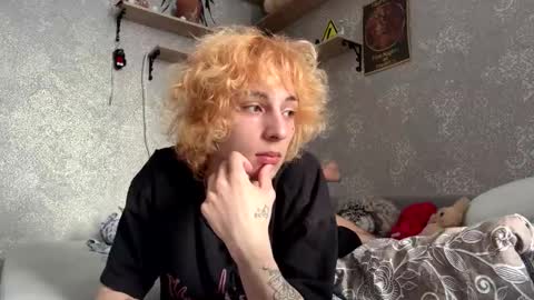 Snapshot of fred_bucks chatting on February 24, 8:12 am fred bucks online show from February 24, 8:12 am