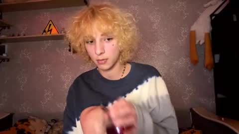 Snapshot of fred_bucks chatting on March 9, 12:31 pm fred bucks online show from March 9, 12:31 pm