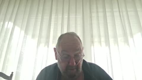 Snapshot of fredaldavid chatting on May 6, 8:30 am David Fredal online show from May 6, 8:30 am