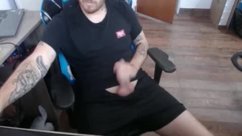 fredbkl2 online show from November 25, 8:09 pm