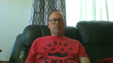 Snapshot of freddieknuck chatting on April 11, 4:33 pm Just Fred online show from April 11, 4:33 pm