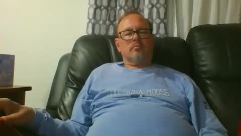 Snapshot of freddieknuck chatting on April 20, 7:55 am Just Fred online show from April 20, 7:55 am