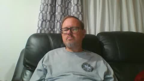Snapshot of freddieknuck chatting on May 1, 6:18 am Just Fred online show from May 1, 6:18 am