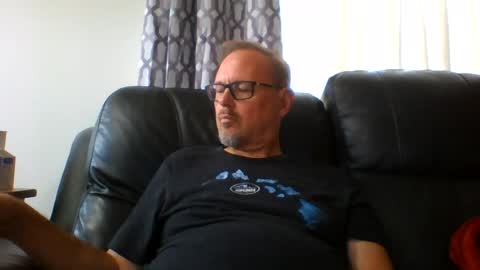 Snapshot of freddieknuck chatting on July 9, 8:24 pm Just Fred online show from July 9, 8:24 pm