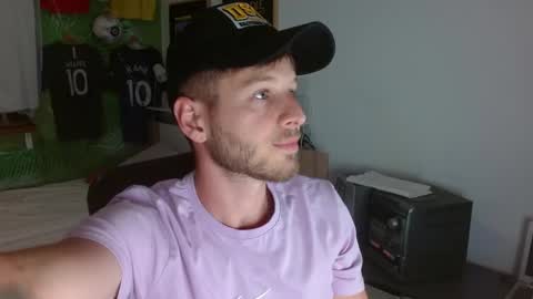 Snapshot of freddy_star chatting on May 20, 8:15 pm Frederick Perin online show from May 20, 8:15 pm